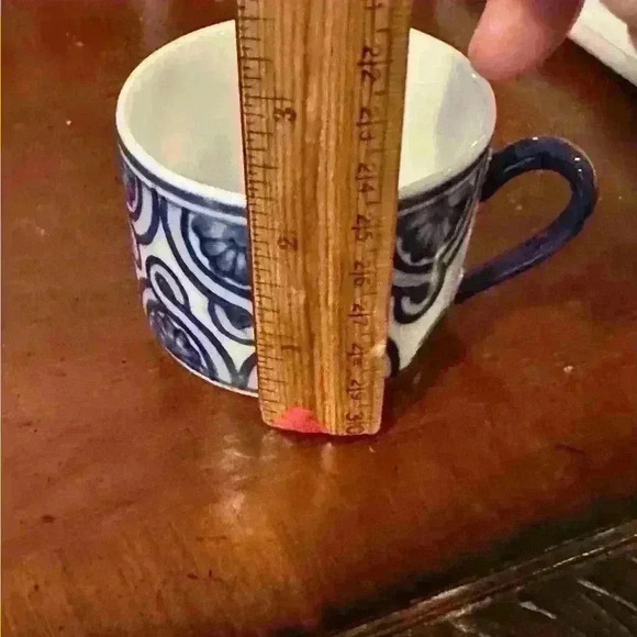 Bombay Vintage tea cups and saucers.  2 cups and 2 saucers included. - Picture 8 of 9